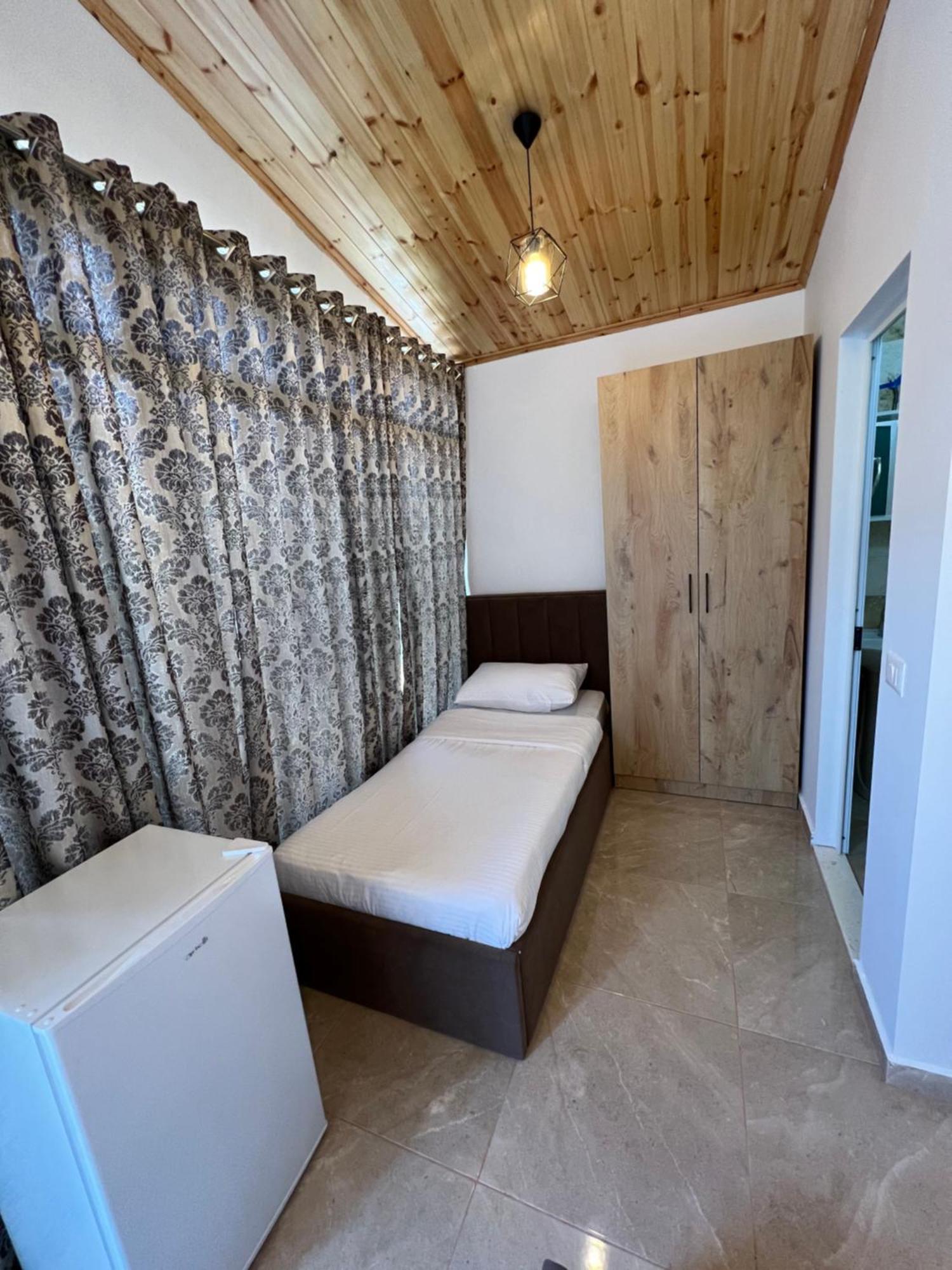 Lake Bliss Cabins Shkodra Exterior foto