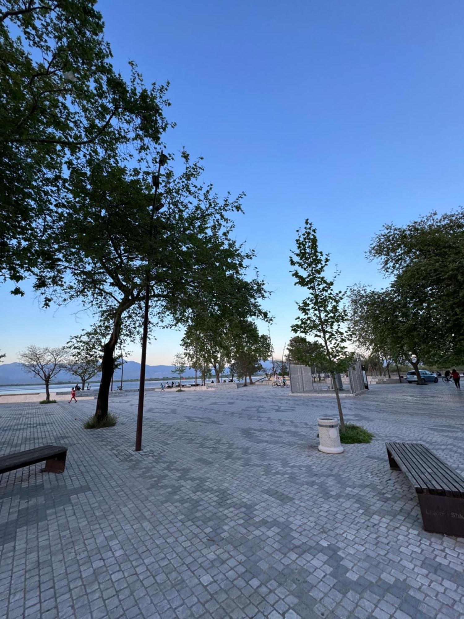 Lake Bliss Cabins Shkodra Exterior foto