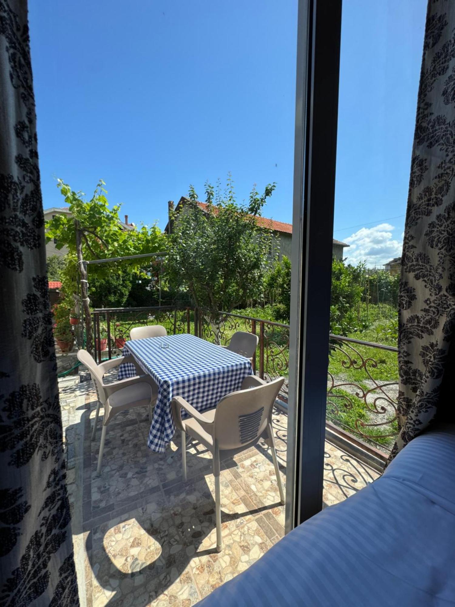Lake Bliss Cabins Shkodra Exterior foto