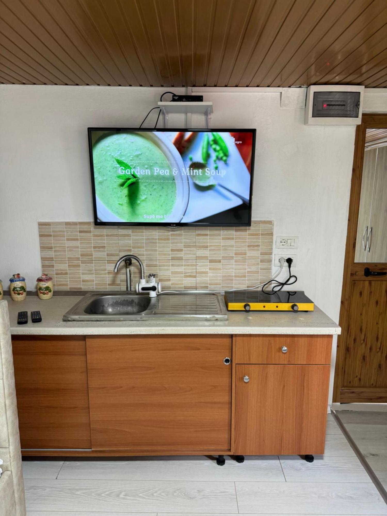 Lake Bliss Cabins Shkodra Exterior foto