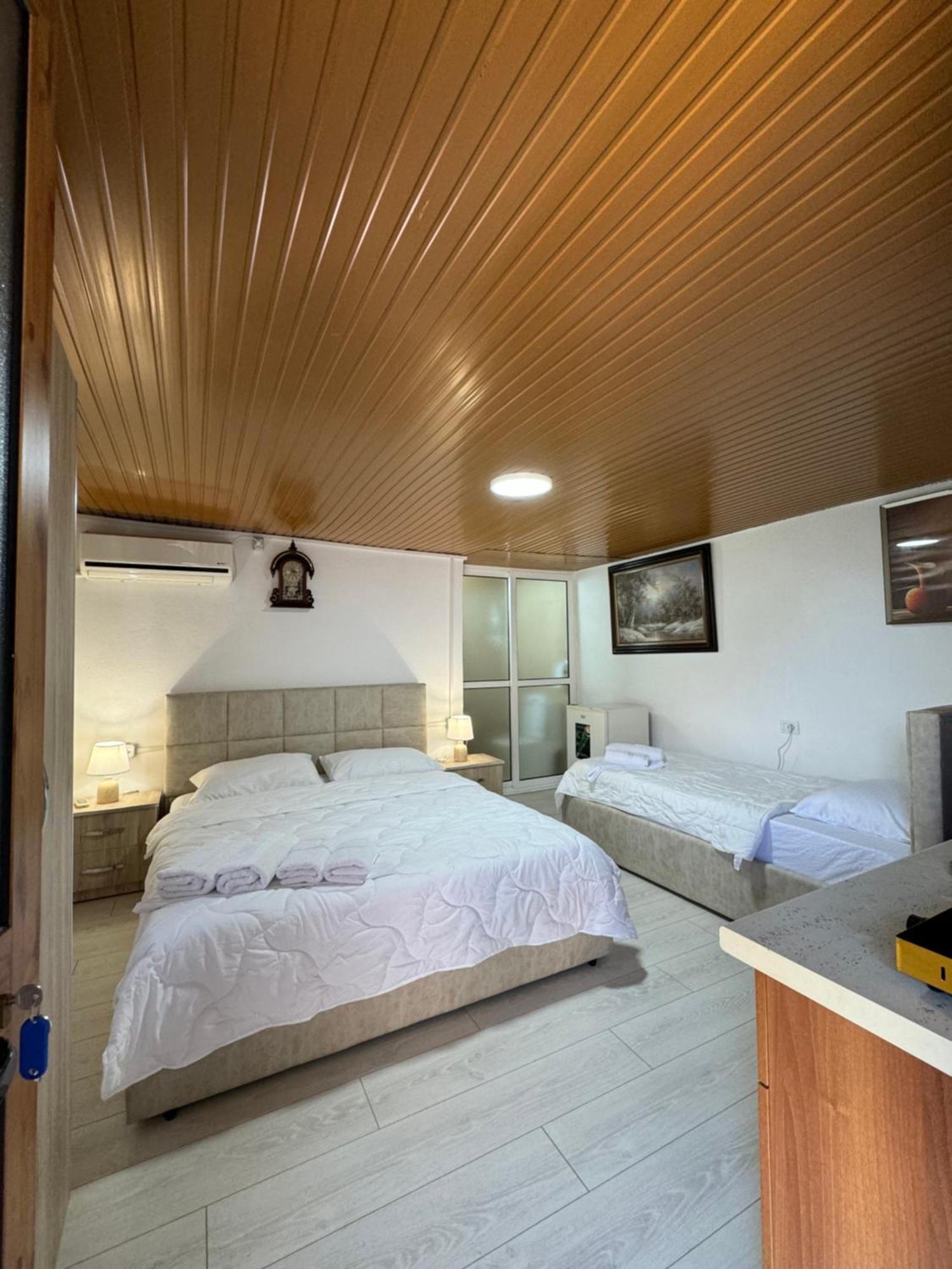 Lake Bliss Cabins Shkodra Exterior foto